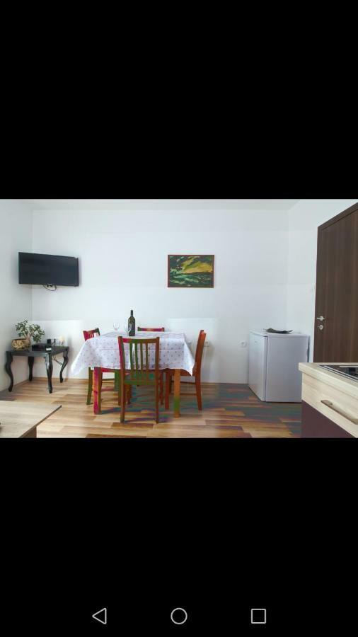 Apartment Luskino 22 マトゥリ エクステリア 写真